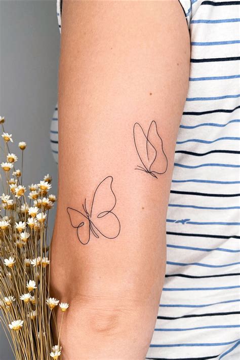 tatuajes de mariposas en la nalga|Tattoo mariposa minimalista 